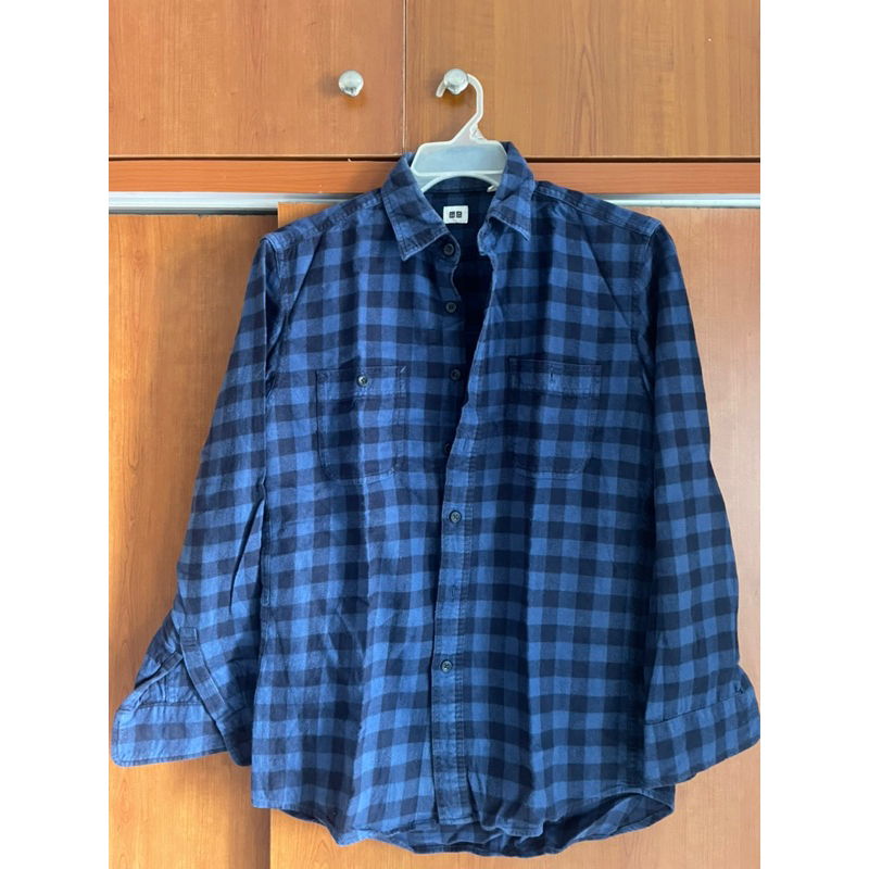 PRELOVED - Flanel Biru Uniqlo