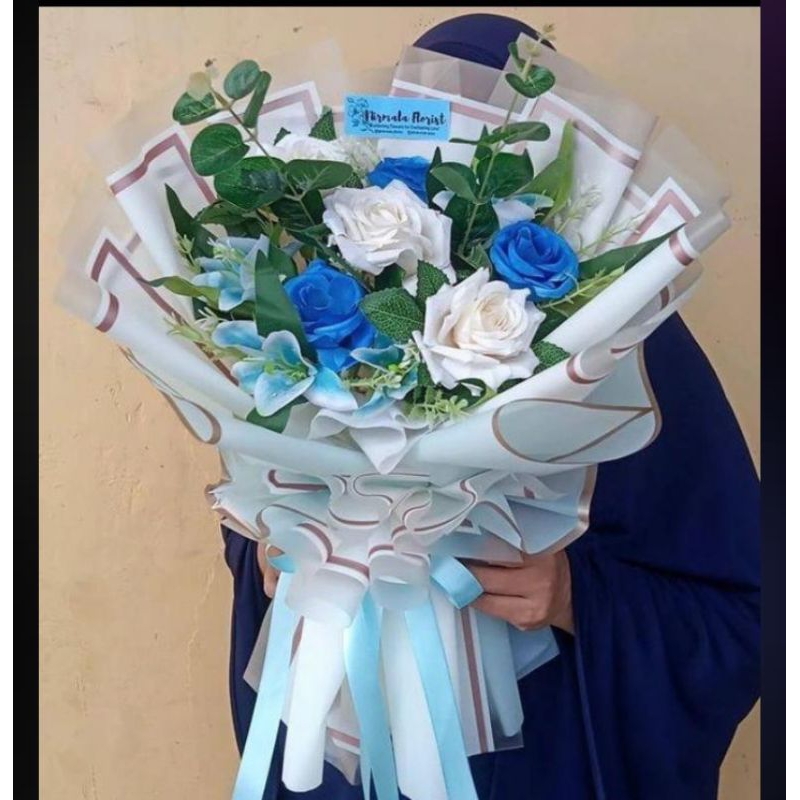 BUKET BUCKET BOUQUET BUNGA PLASTIK ARTIFICIAL BIRU PUTIH HADIAH KADO WISUDA