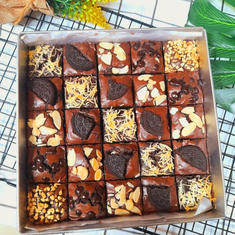 

Fudgy Brownies Dark Cokelat/Fudgy Brownies Shiny Crust/Brownies Sekat 25 Pcs
