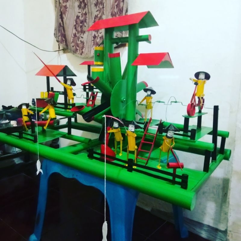 Kincir air hiasan kolam