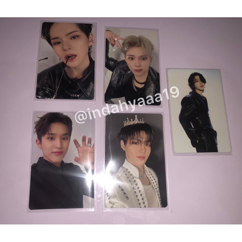 PC TREASURE Reboot Black ver photocard Asahi kucing cat peace kepala Yoshi gigit kacamata glasses Do