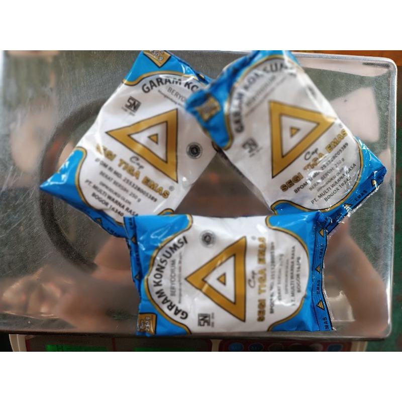 

GARAM MAKAN MERK SEGITIGA EMAS