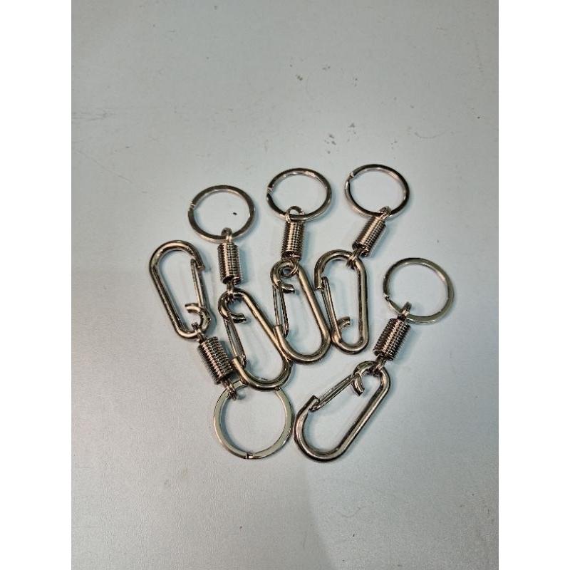 Gantungan kunci model carabiner kecil