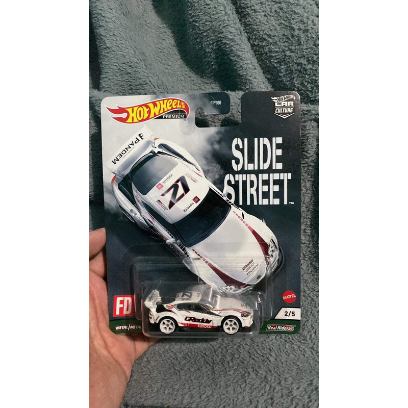 Hotwheels Supra GR Slide street