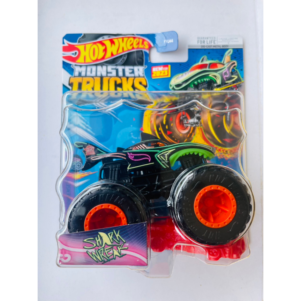 HOTWHEELS HOT WHEELS MONSTER TRUCKS TRUCK TIGER SHARK HIU GLOW DIECAST MINIATUR MOBIL MAINAN MOBILAN
