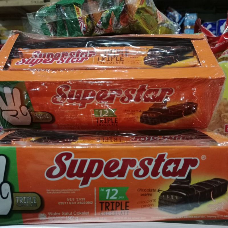 

Superstar coklat wafer (1kotak isi 12pcs)