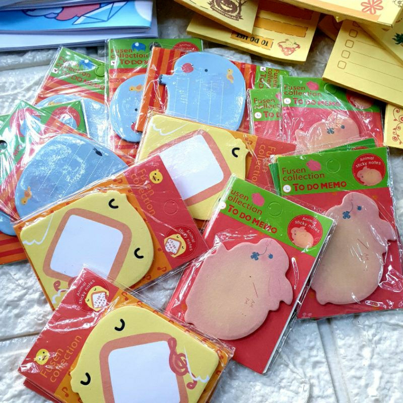 

sticky notes motif animal