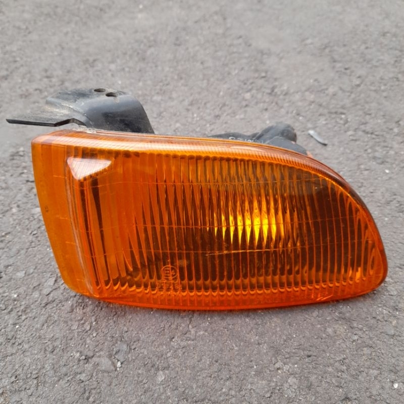Lampu sen Mitsubishi Galant Hiu V6