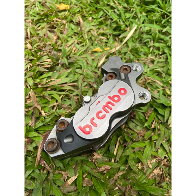 kaliper brembo 4p grade A Thailnd (Kanan)