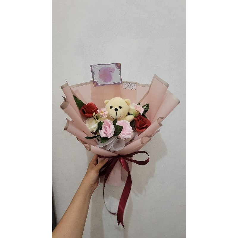 Buket boneka / Kado cewek / kado pacar / kado ultah / kado wisuda / kado anniversary