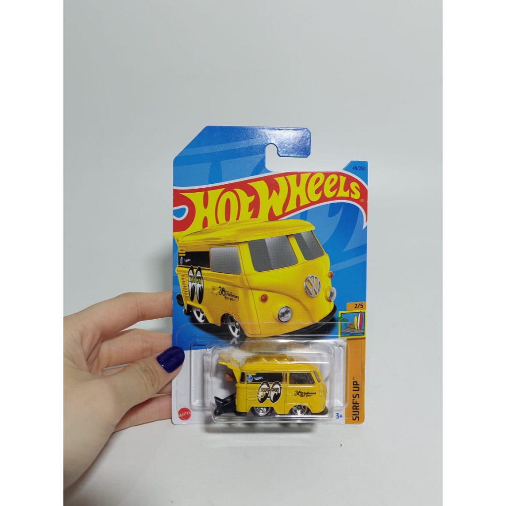 HOTWHEELS KOOL KOMBI MOONEYES KUNING