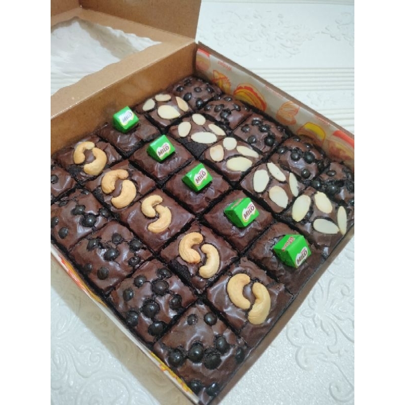 

Fudgy Brownies/Brownies panggang/brownies ultah/brownies/brownies Singkawang/brownies Pontianak