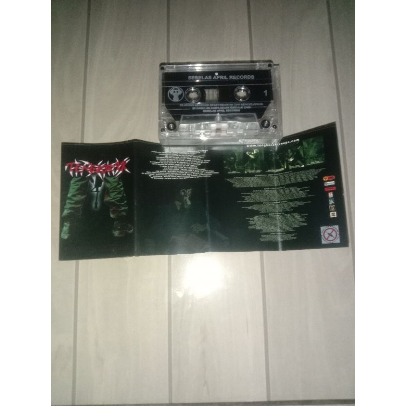 kaset pita tengkorak