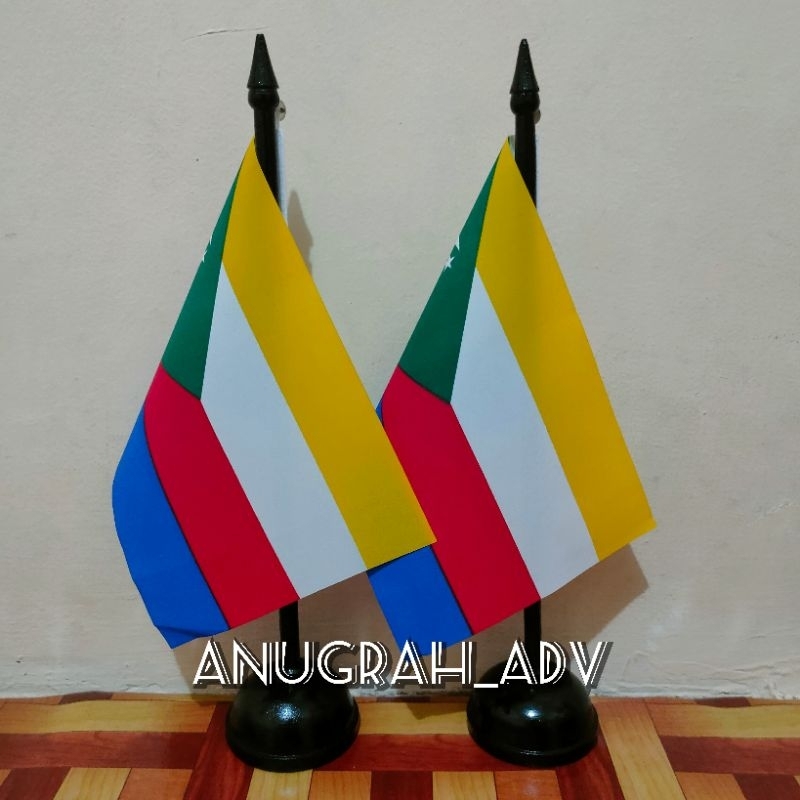 

tiang kayu bendera meja KOMORO