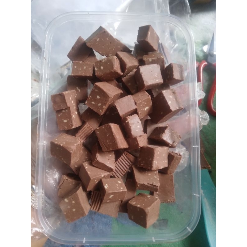 

Potongan Cokelat Rocker silverquen Kemasan bok 250gram