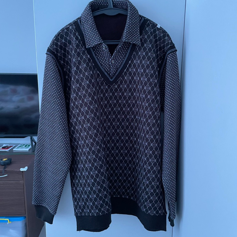 Sweater motif kotak pria