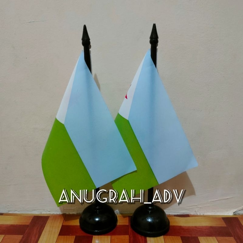 

tiang kayu bendera meja DJIBOUTI