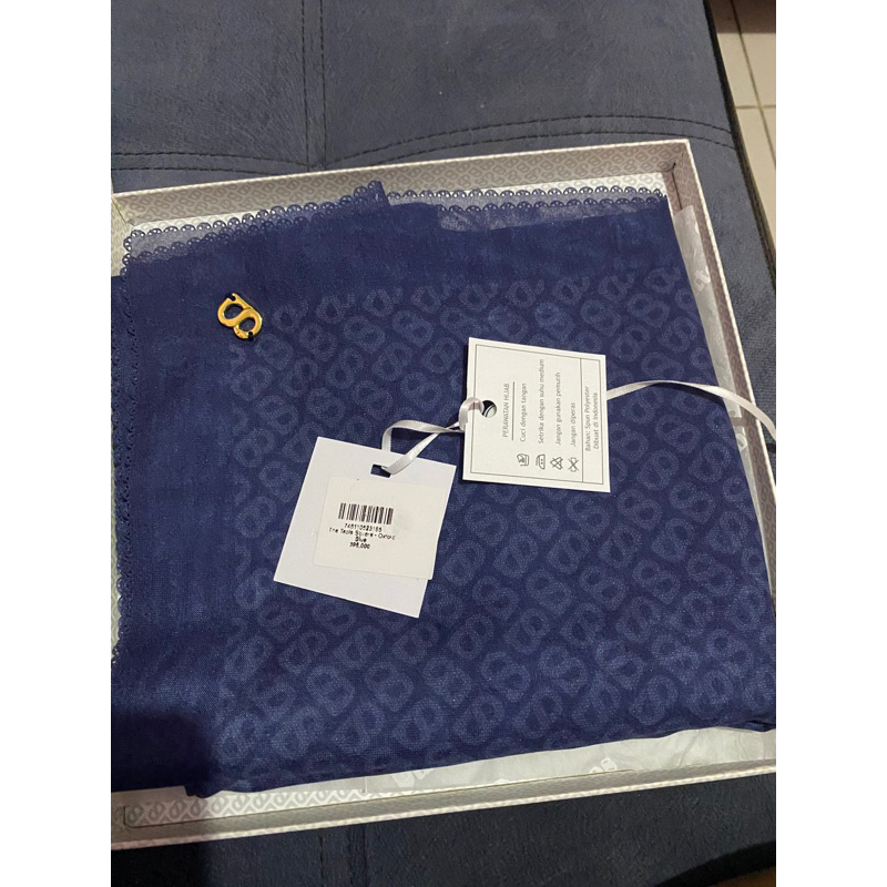 Buttonscarves Tapis Oxford Blue