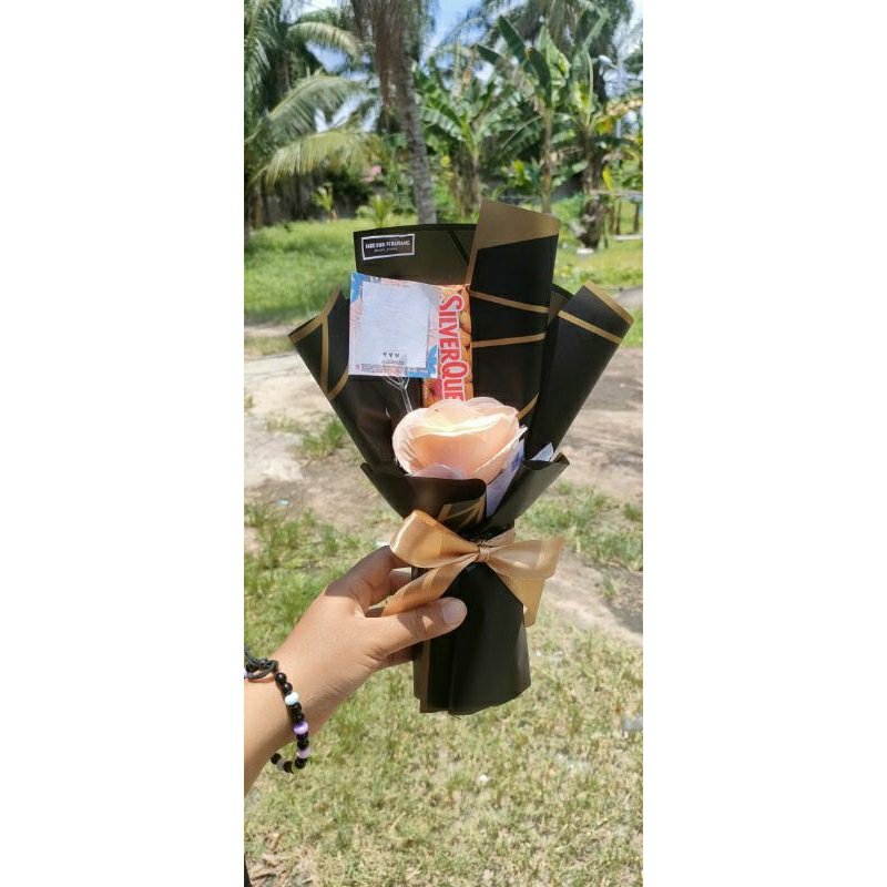 

Buket Single Coklat / buket wisuda / buket anniversary / buket ulang tahun / buket perpisahan / buket hari guru /buket hari ibu/ all gifts