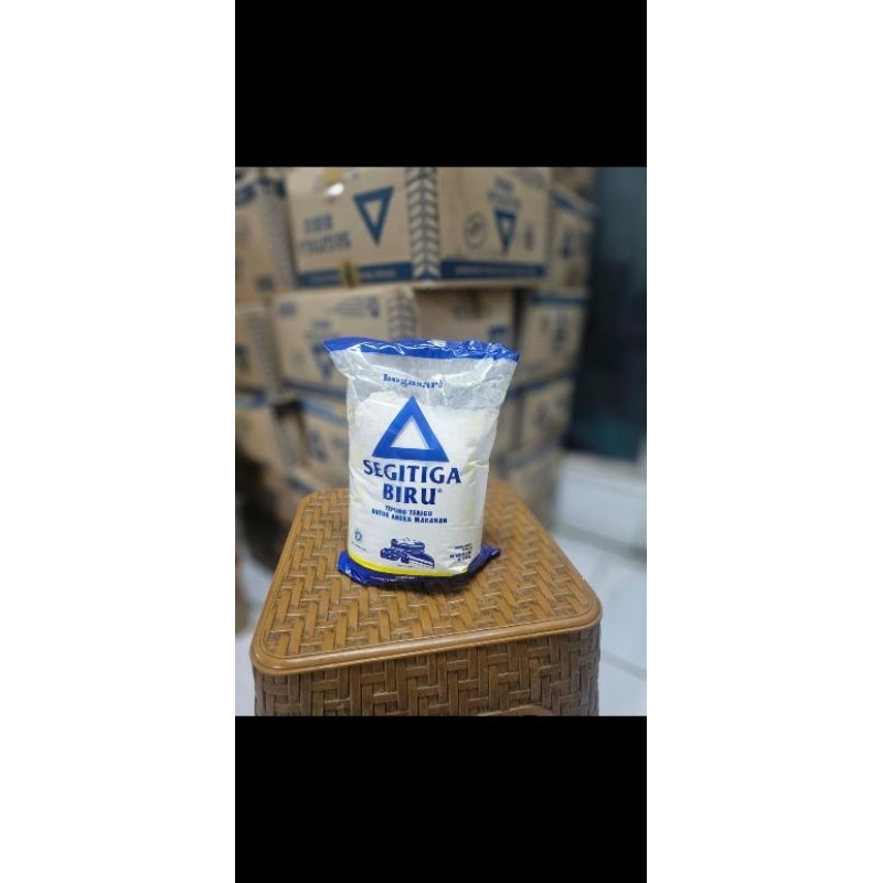

terigu segitiga biru 1kg