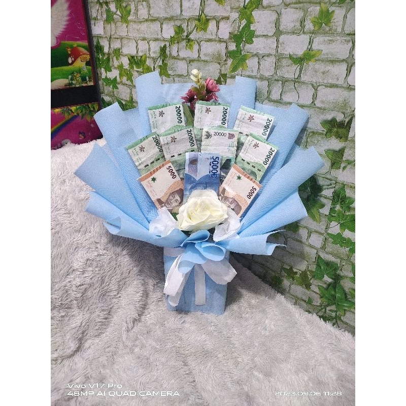 

krangka buqet uang 5-10-20 lembar/hadiah wisuda