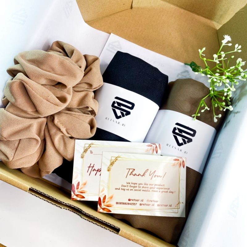 

GIFT KADO HAMPERS HADIAH ULANG TAHUN/ HAMPERS HIJAB GIFT SOUVENIR WISUDA/ HAMPERS GIFT BOX MURAH/ HAMPERS UNTUK CEWE/ KADO WISUDA BUAT PACAR/ HAMPERS UNTUK LEBARAN