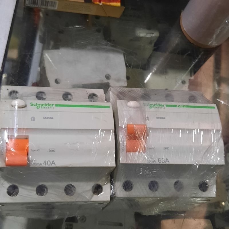elcb rccb rcbo schneider 4p 40a 63a