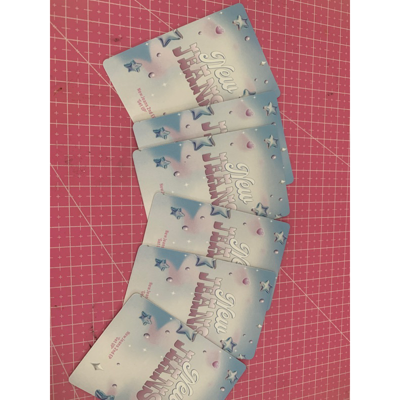 

pc newjeans random isi 6 unoficial "get up