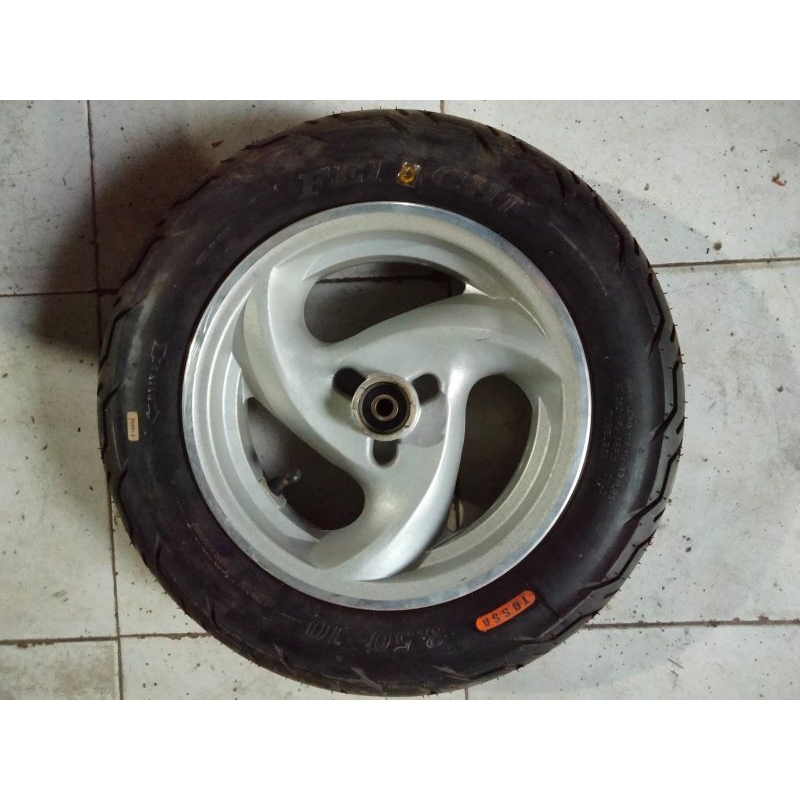 velg dan ban depan ring 10 mini bike honda monkey,gorilla,st70