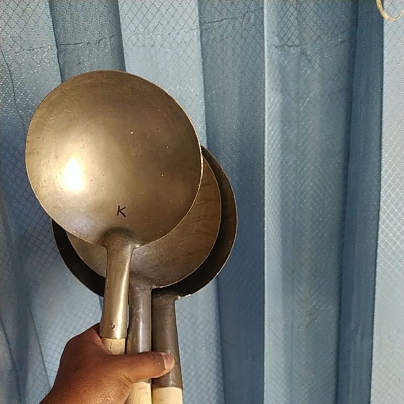 Alat buat ambil beras Ciduk Besi gayung beras besi alat buat ambil kacang-kacangan