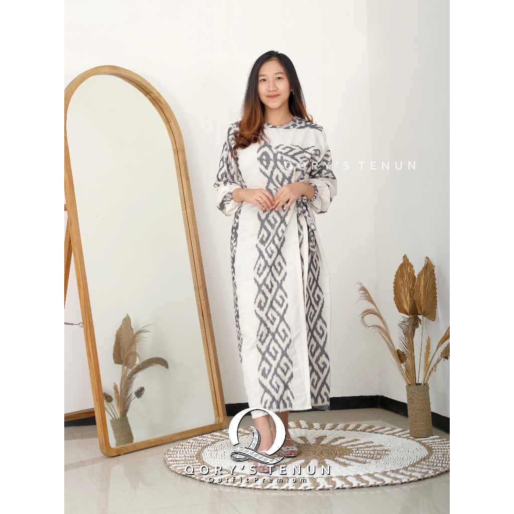 Dress Tenun Etnik Nusantara Modern