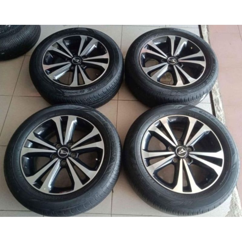 Velg Mobil Bekas Ori Copotan All New Terios Ring 17 Pcd 5x114 dan Ban Dunlop 215 60 R17 Buat inova R