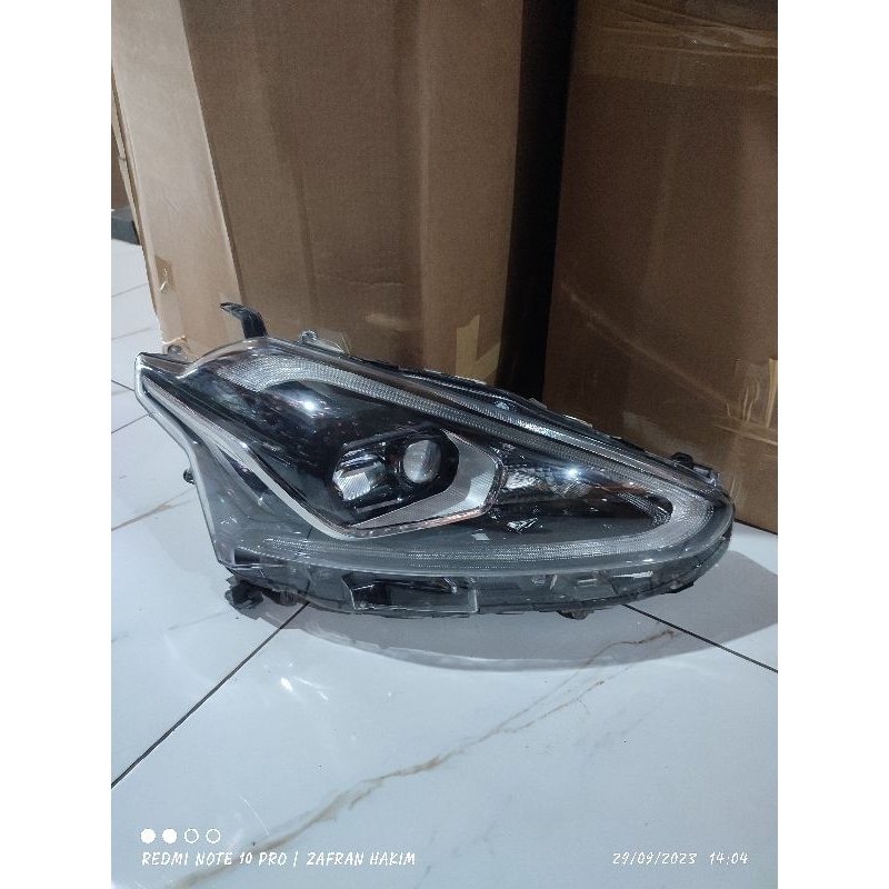 Headlamp Sienta Q