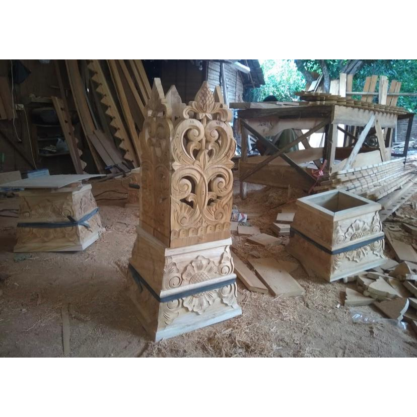 TEMPEL SOKO DAN UMPAK JOGLO UKIRAN JEPARA