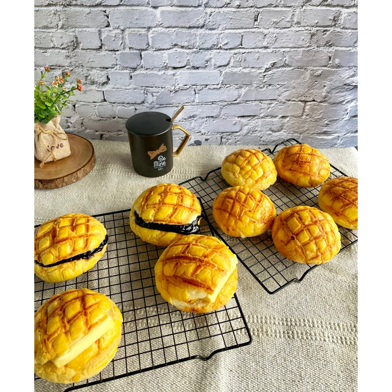 

Pineapple Bolo Bun