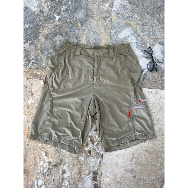 Celana Berghaus