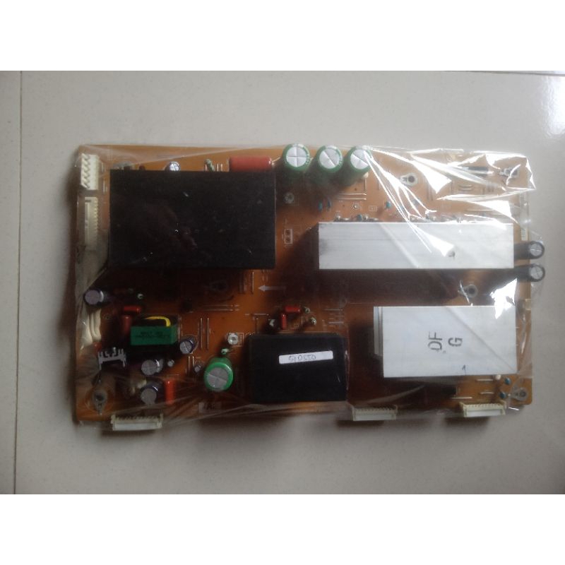 Y main Y sus TV PLASMA SAMSUNG TYPE 51D550