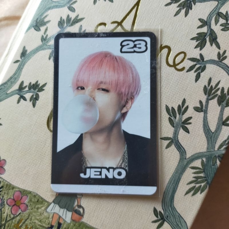 Trading card jeno