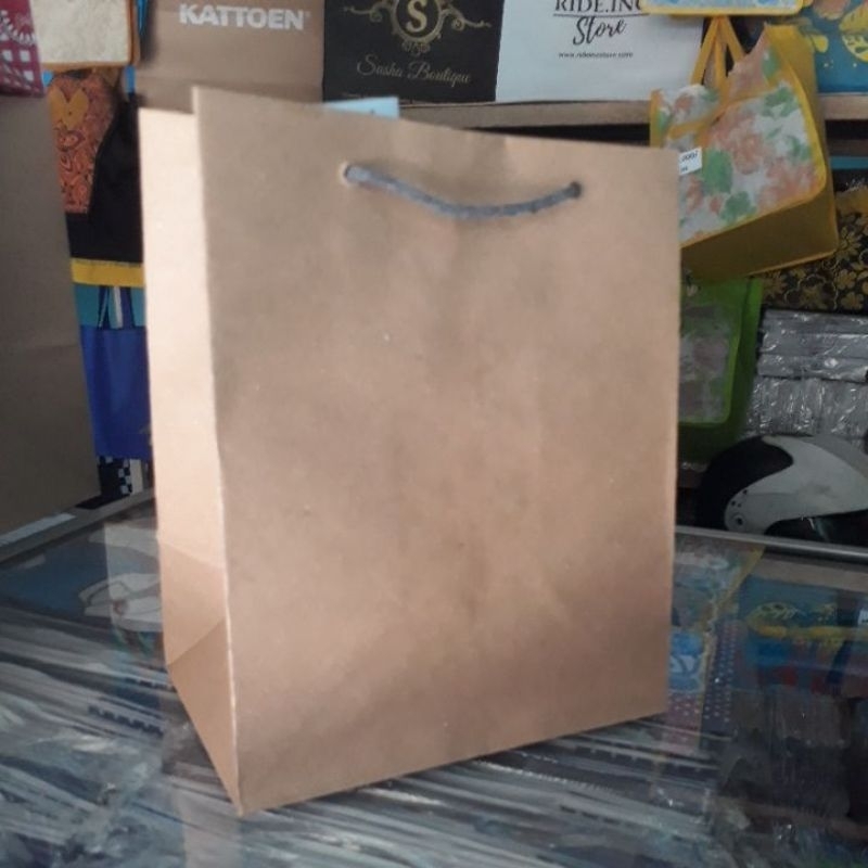 

paperbag sovenir (18×12×20) isi 10 pc