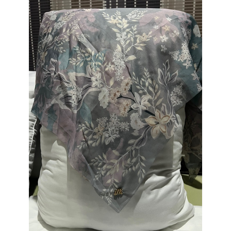 Jilbab segi empat umama paris olive