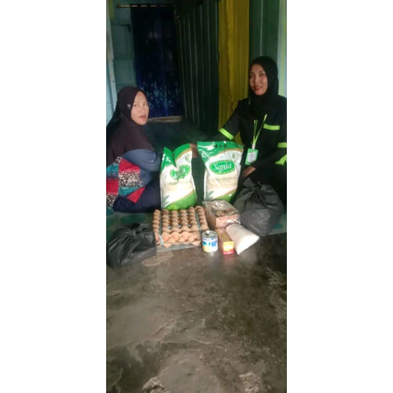 

Sembako Untuk Korban Kebakaran