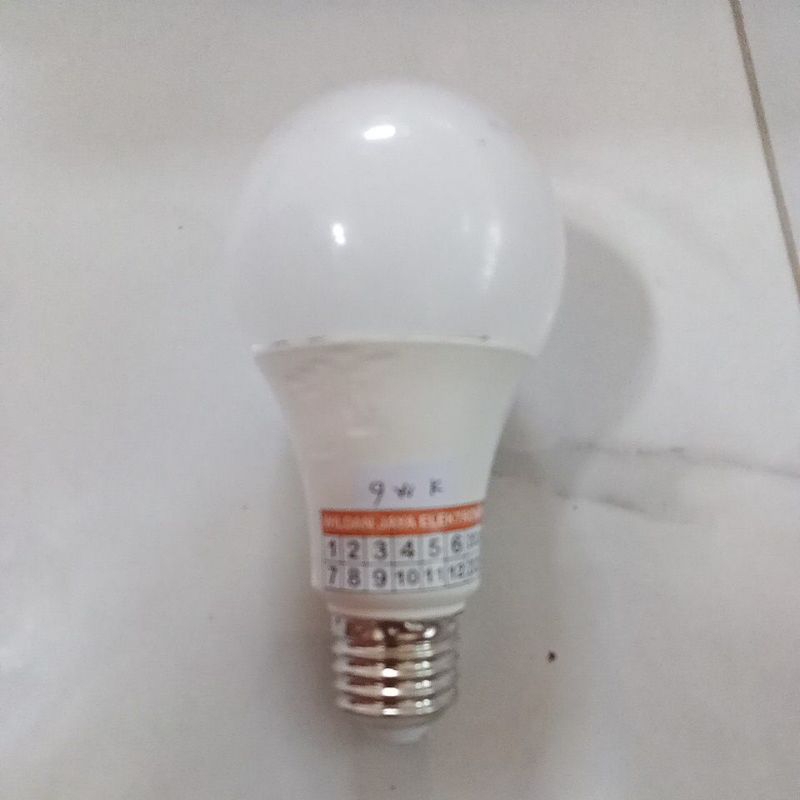 lampu LED 9 watt