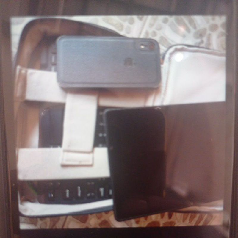 handphone iphonexr+tablet huawei