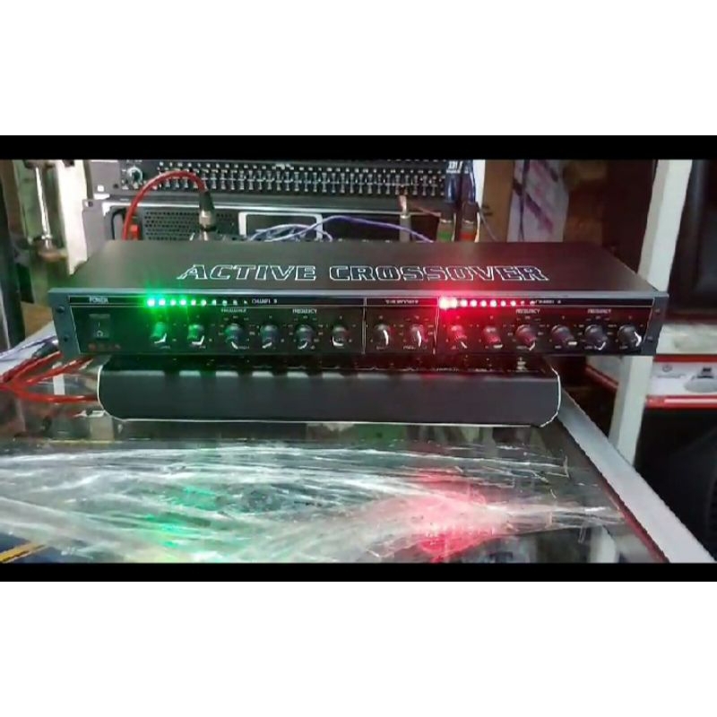 Crossover aktif 4way+sub tampilan LED DEPAN