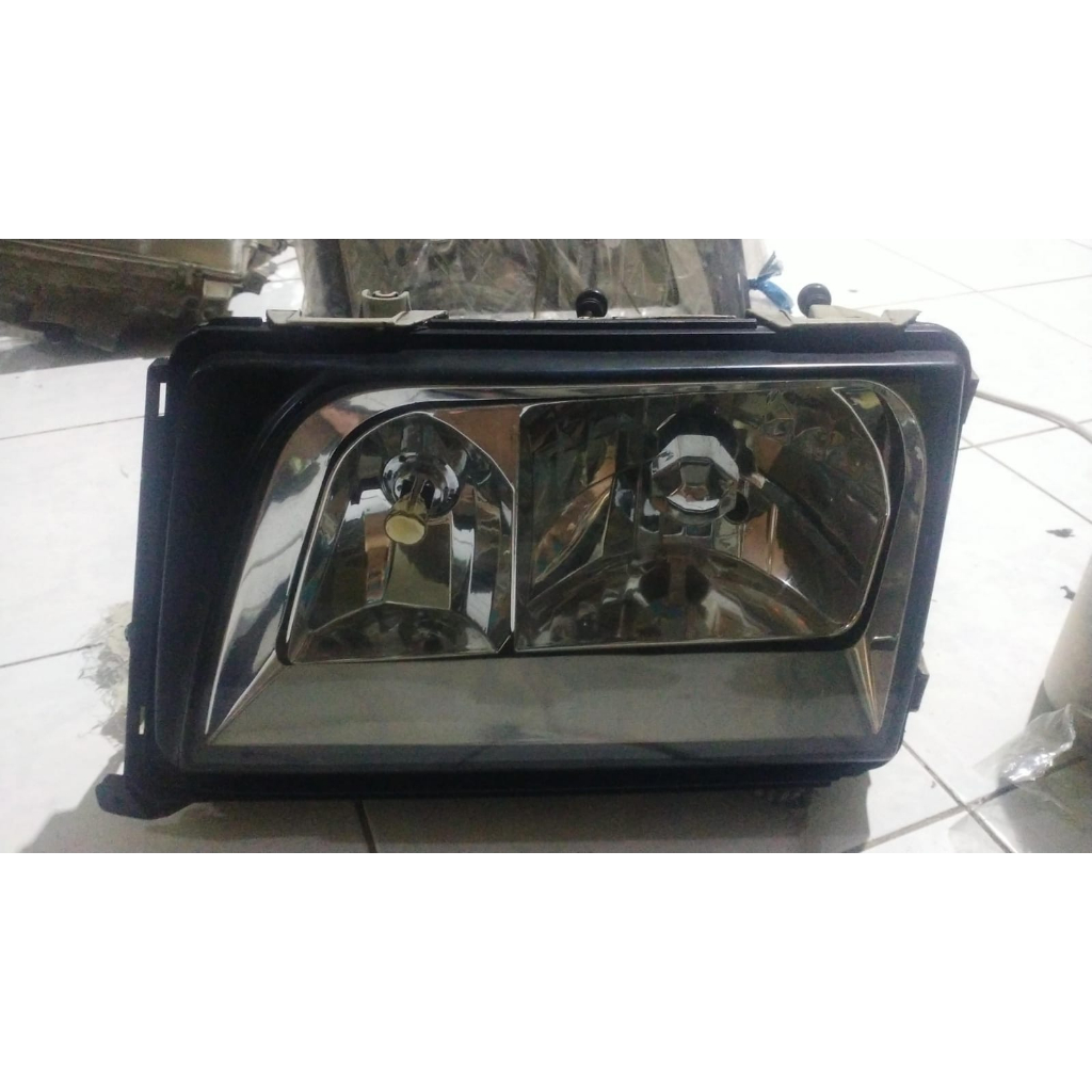 Headlamp Lampu Depan Mercedes Benz W124