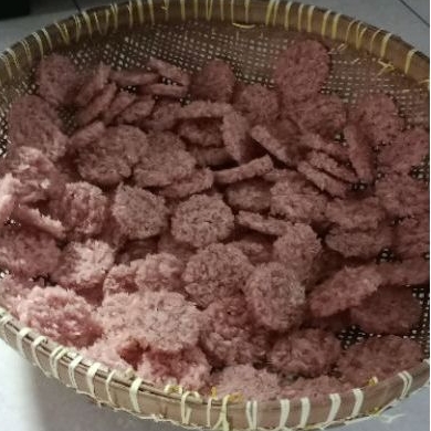 

RENGGINANG KETAN MEKAR