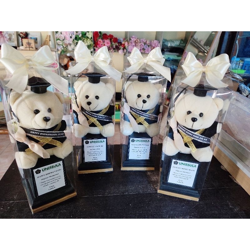 Piala boneka wisuda / Trophy boneka wisuda / Pilbon / boneka wisuda