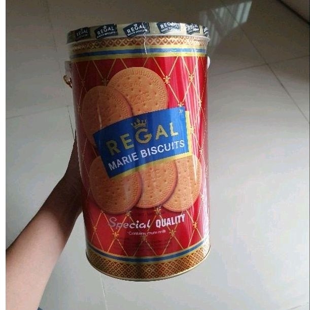 

Regal MARIE BISKUIT biscuit marie SPECIAL kaleng tin 1000gr 1kg