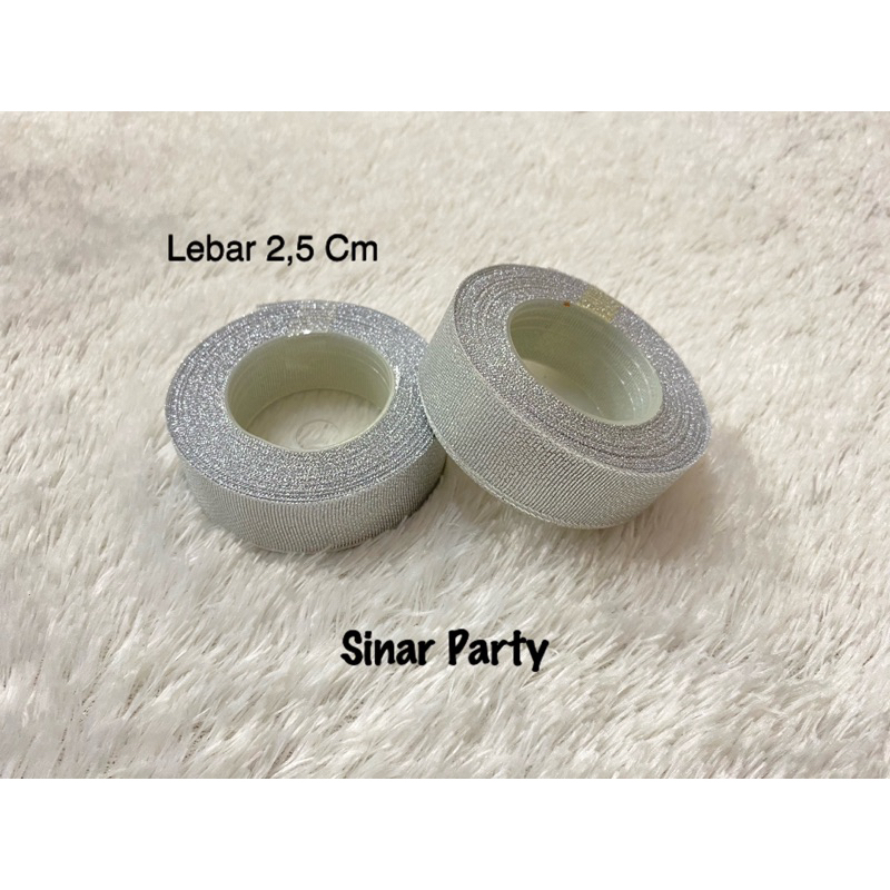 

Pita Roll Gliter Lebar 2,5 Cm