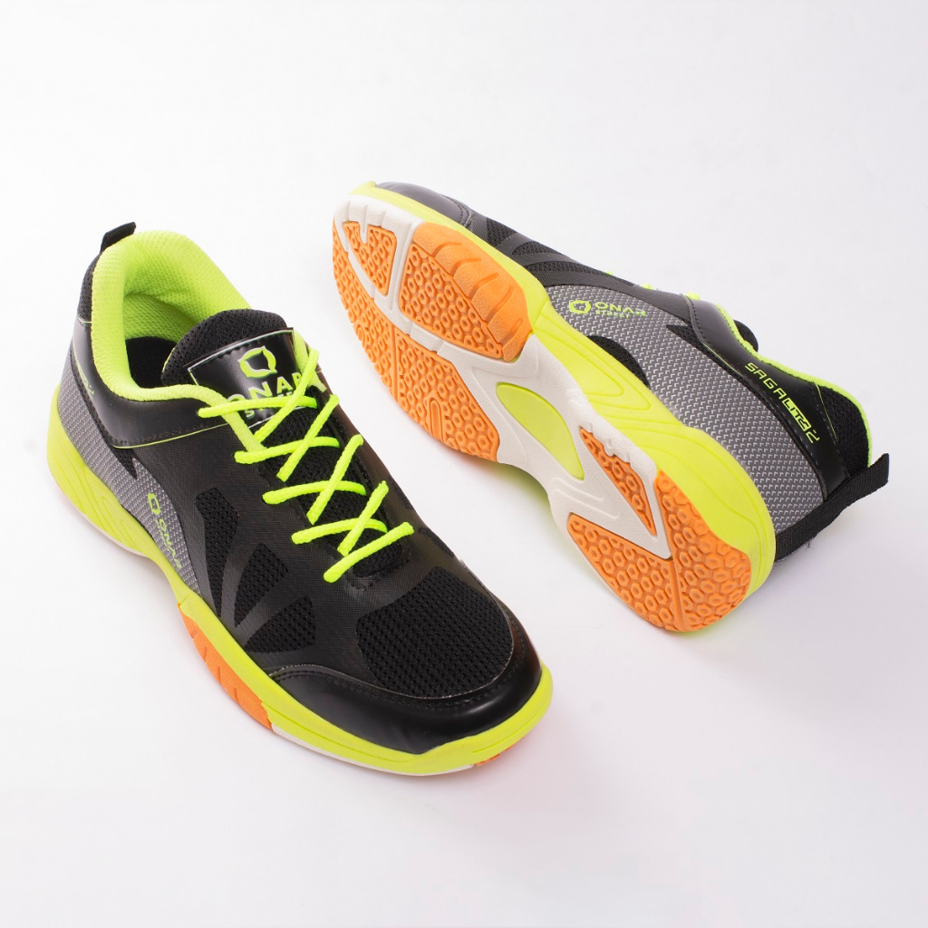 Sepatu Olahraga Badminton Saga